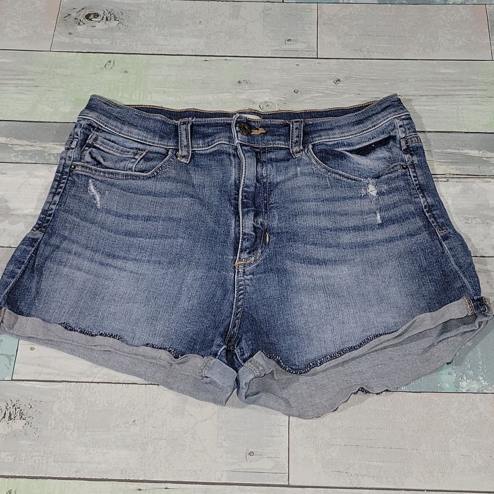 Sneakpeek High Rise Jean Shorts sz Medium